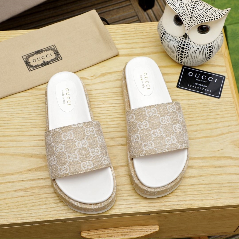 G*u*i slippers